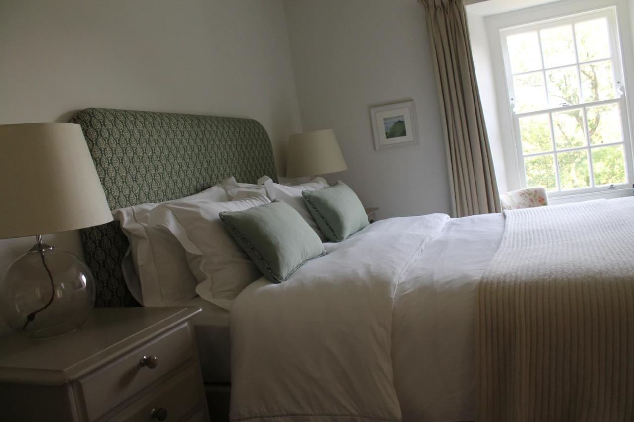 Hen Ffermdy Bed & Breakfast Jordanston Exterior photo